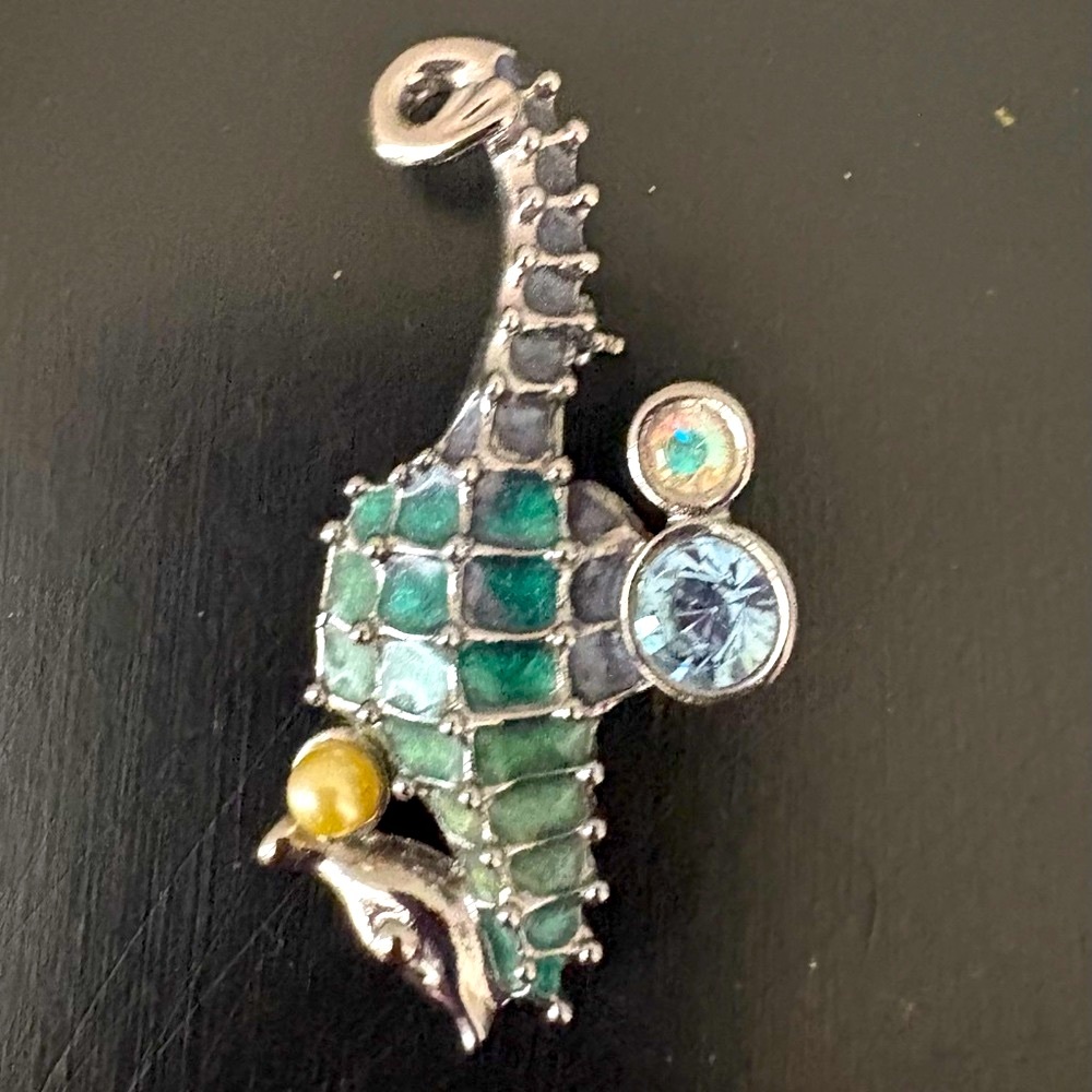 Vintage Liz Claiborne Blue & Green Seahorse Pin Brooch Gently Used - Picture 3 of 6
